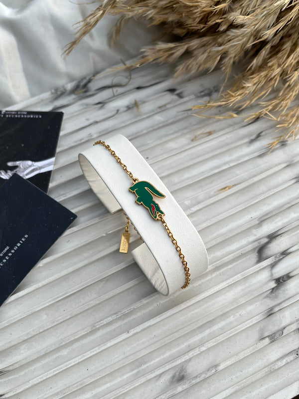 Sliver-green couple’s Lacoste