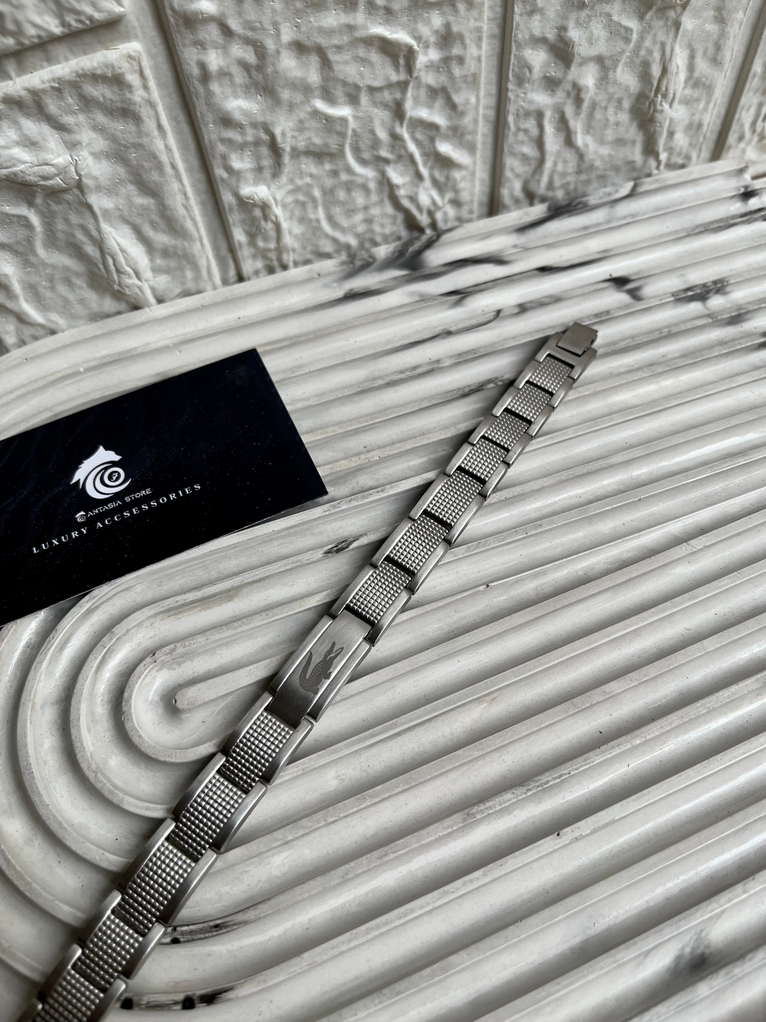 Silver-black box