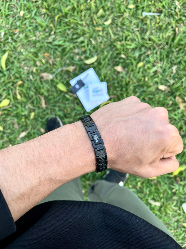 Black original Lacoste shape