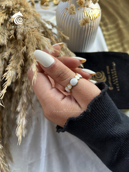 white Ring