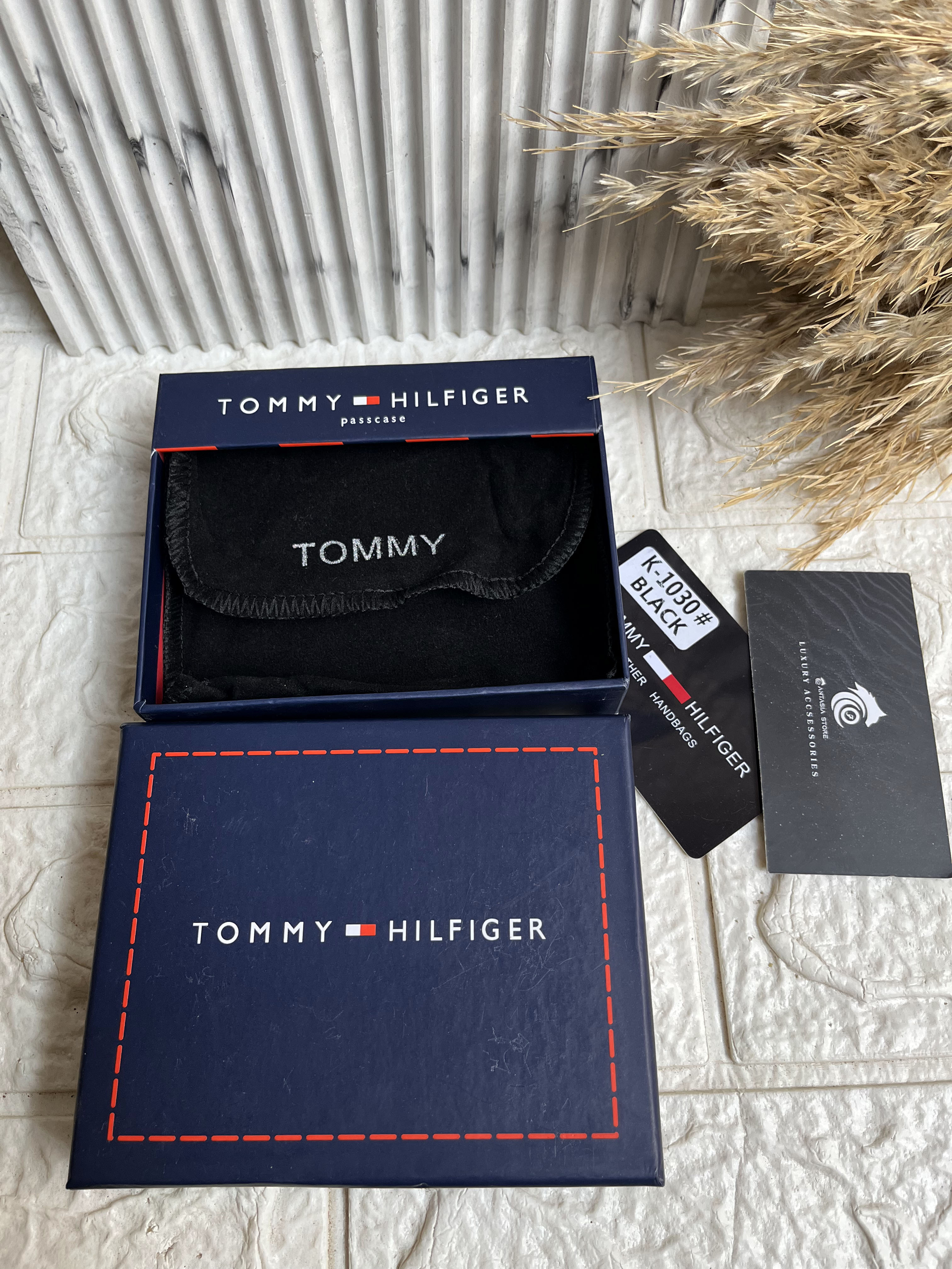 Tommy hilfiger wallet