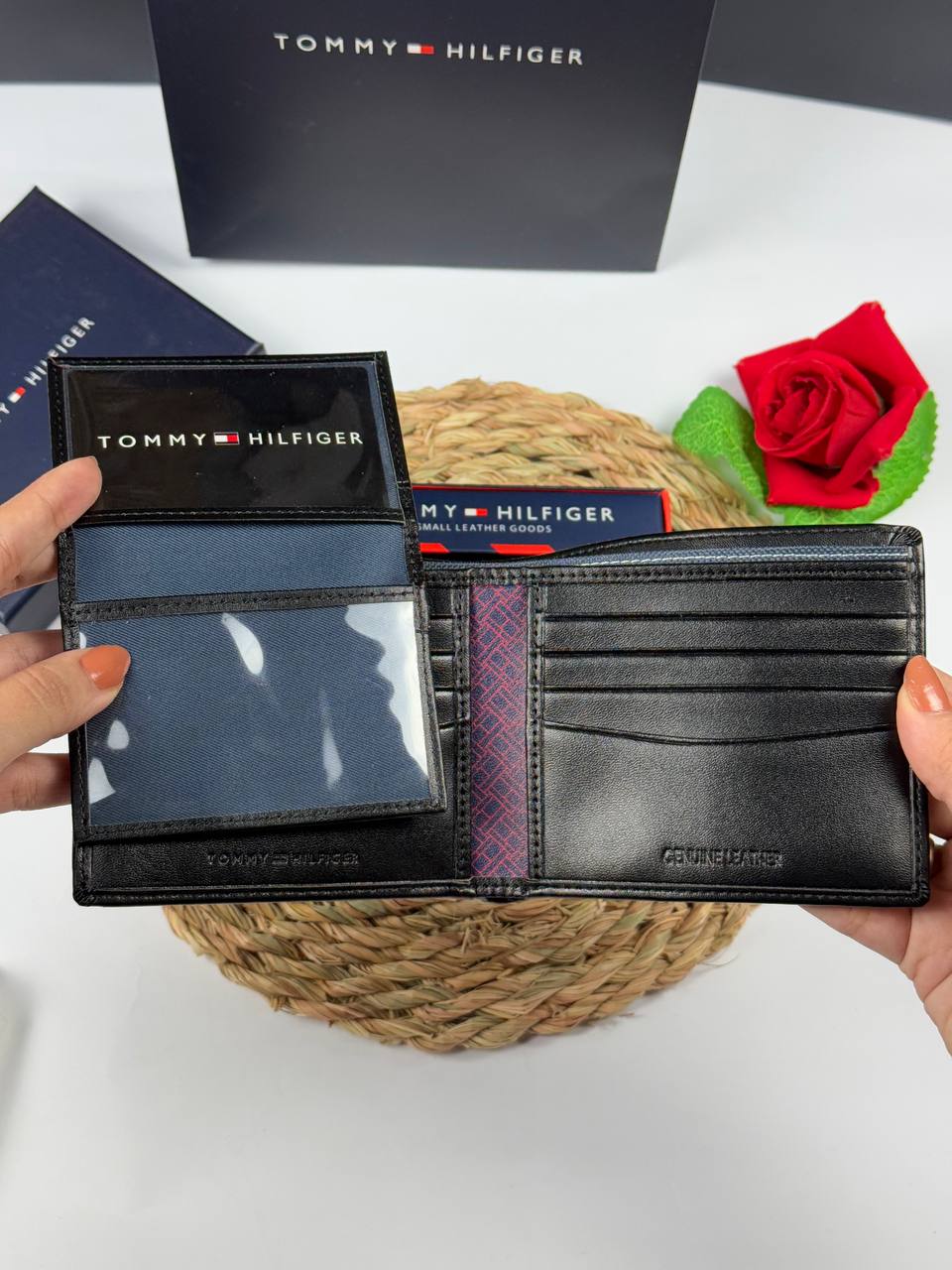 Tommy Hilfiger wallet 