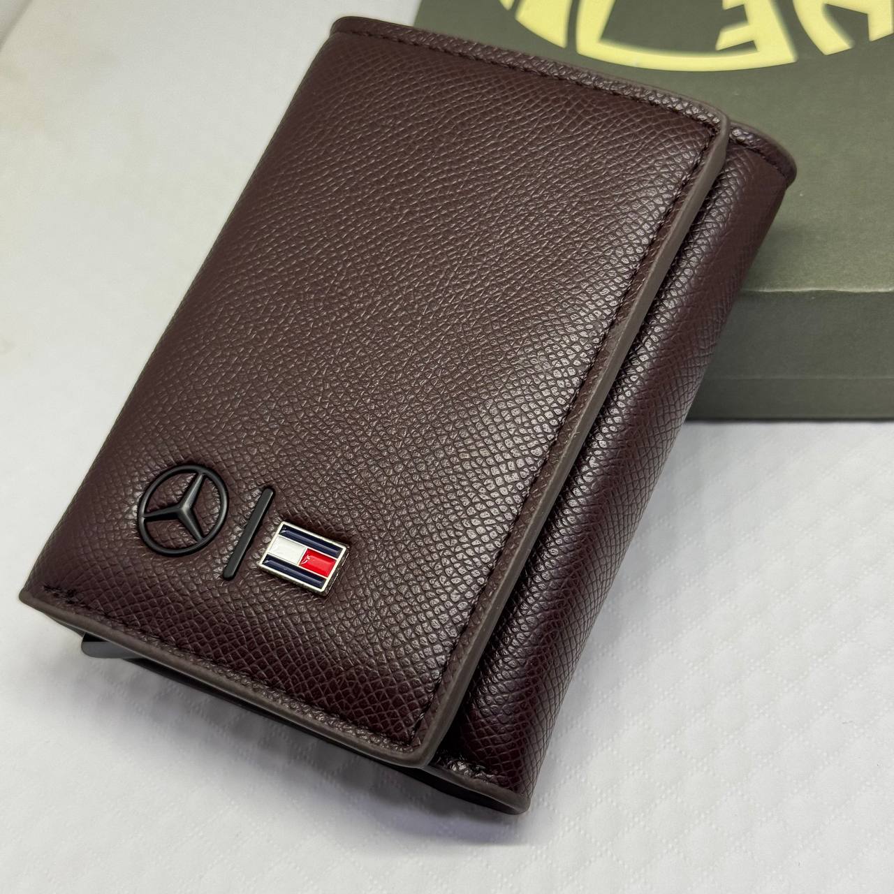 Tommy Men's Slim Wallet & Card Holder