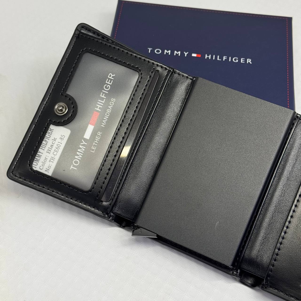 Tommy Men's Slim Wallet & Card Holder